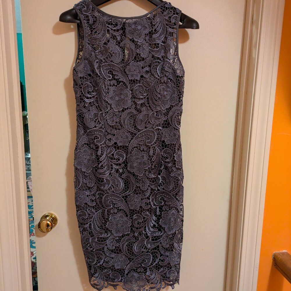 Adriana Papell Gray Lace sleeveless cocktail dress